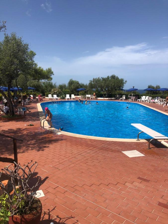 Residence Calarossa Terrasini Bagian luar foto