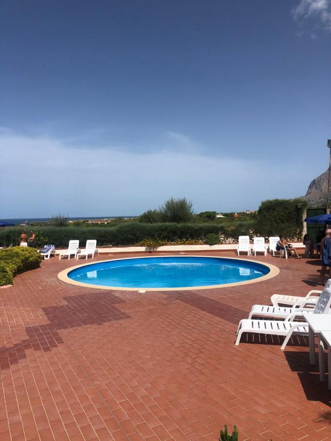 Residence Calarossa Terrasini Bagian luar foto